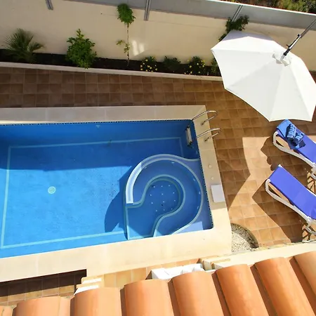 Arenda Lisa Villa *