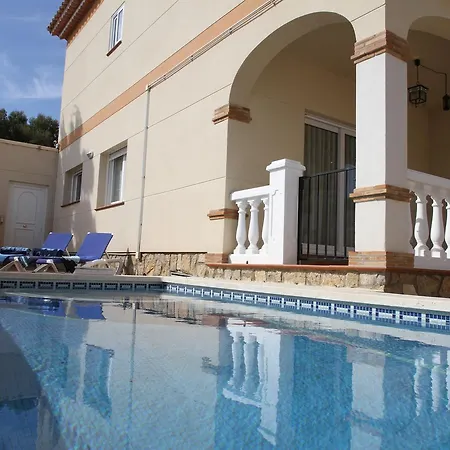 Arenda Lisa Villa *